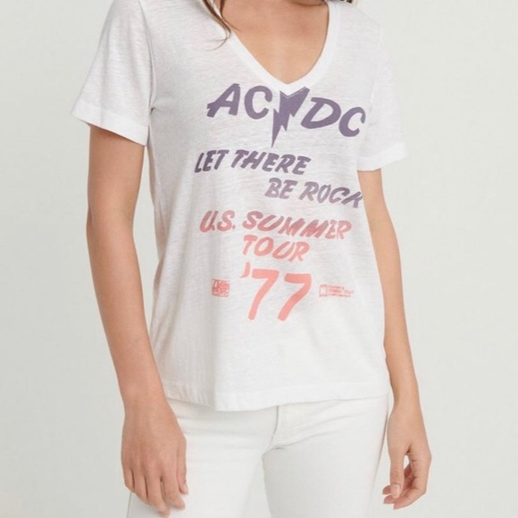 💜 AC/DC - Lucky Brand White Graphic Tee 💜 - Picture 1 of 6